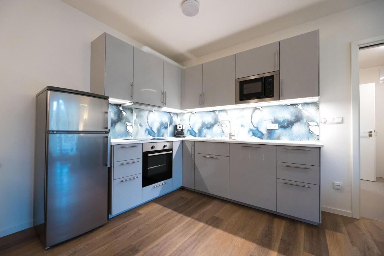 Bein Apartment With Parking Бърно Екстериор снимка