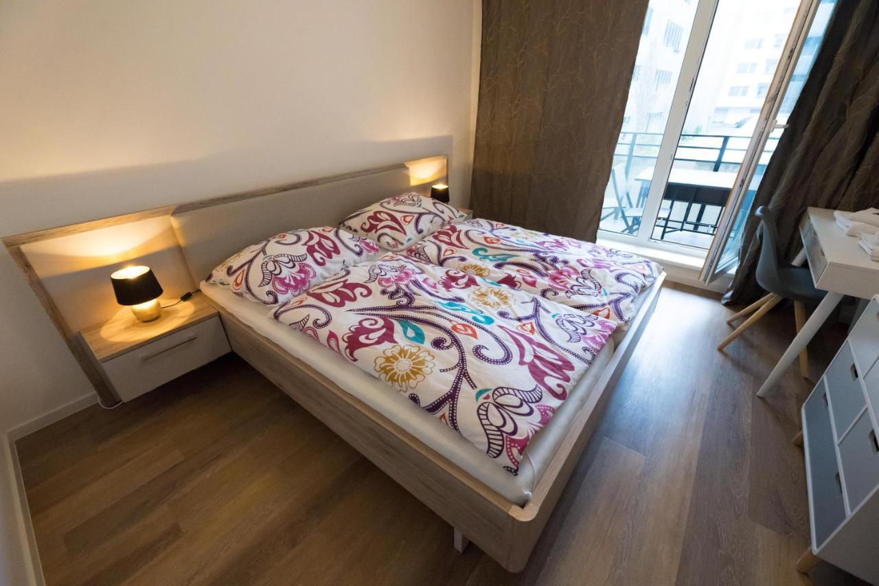 Bein Apartment With Parking Бърно Екстериор снимка